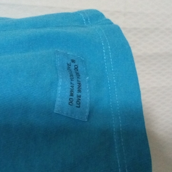 Life Is Good Womens M Blue Aqua 365 4 seasons Hearts SS TShirt - Picture 3 of 9